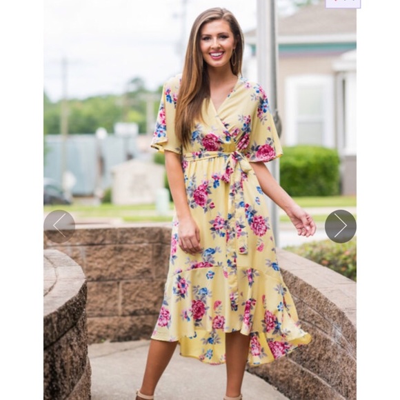 Dresses & Skirts - Boutique wrap dress